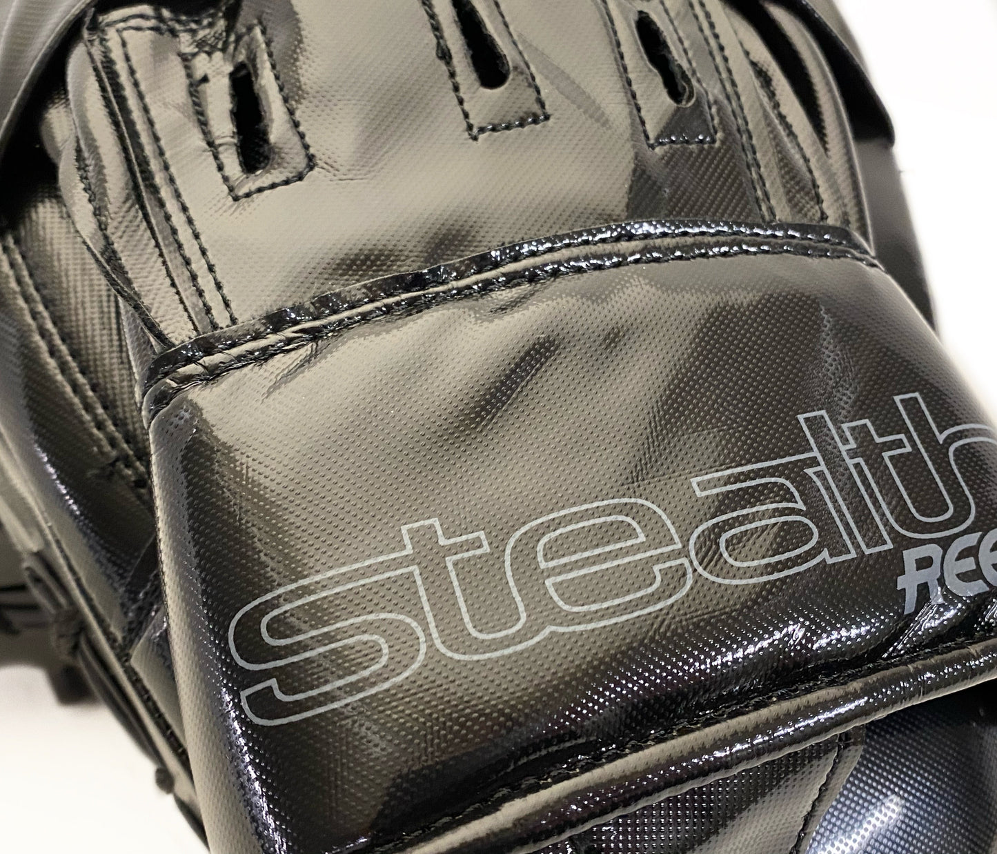 Reevo Stealth Focus Mitts